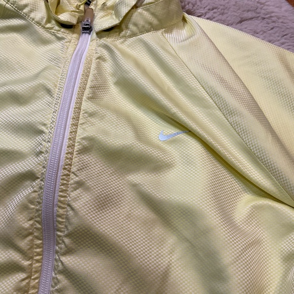 Nike Storm Fit Running Windbreaker Women’s XL Full Zip Yellow Lightweight - Picture 5 of 13